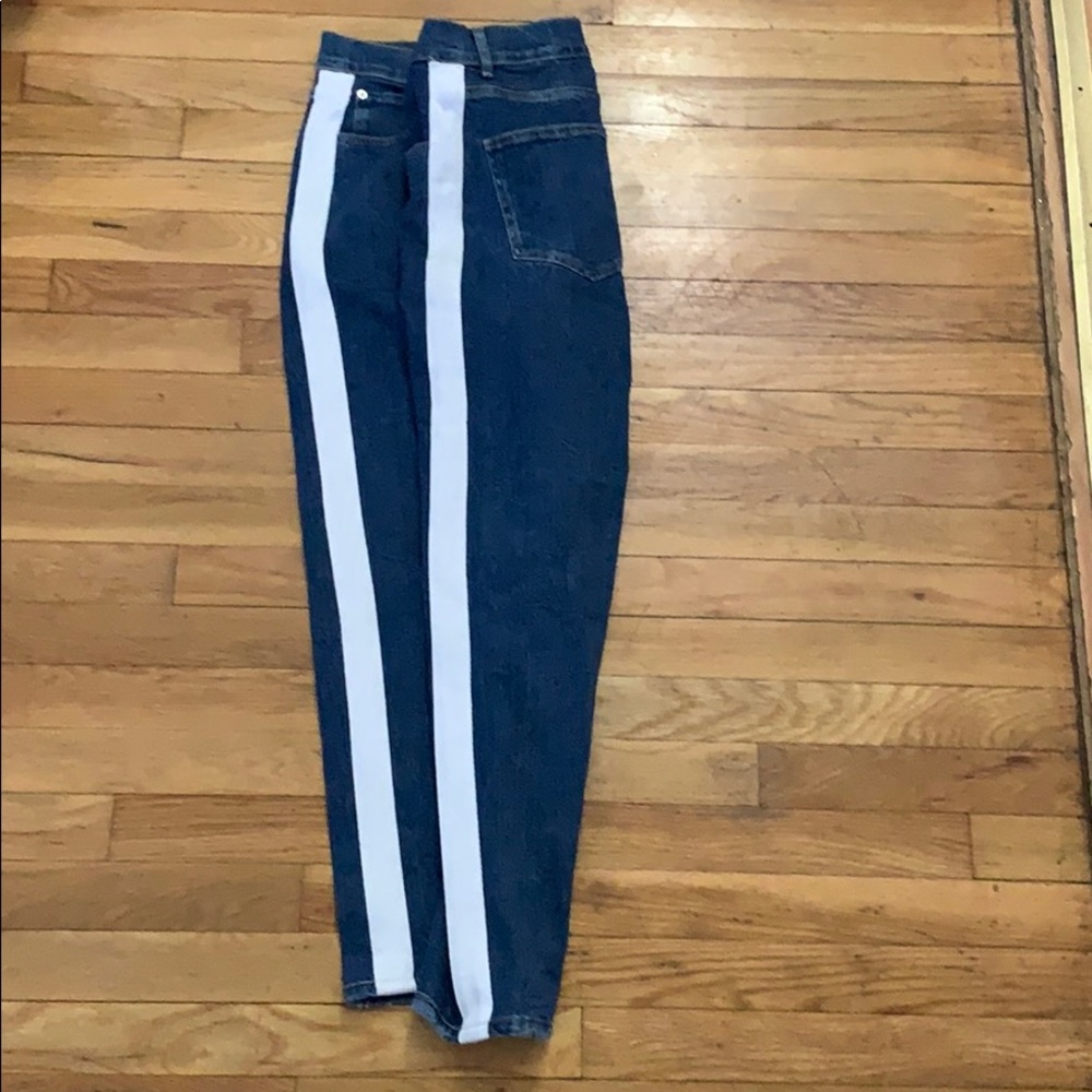 Slim fit cropped jeans. - Picture 3 of 3